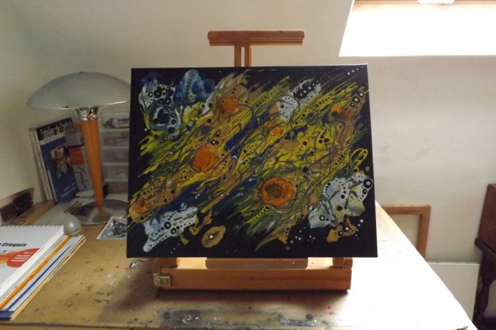 En pointillés-chevalet